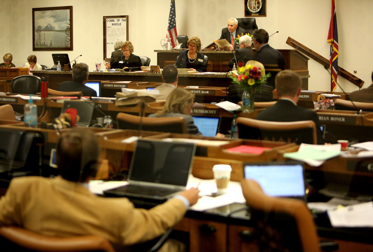 senate_advances_gun_bills